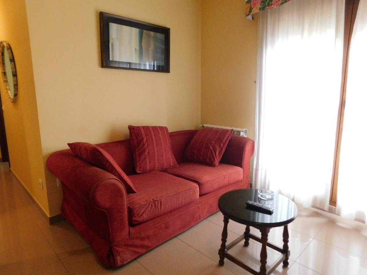Apartamentos As Caldelas Эль-Грове Экстерьер фото